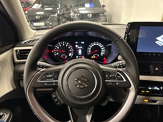 Suzuki Swift 1.2 Hybrid CVT Select — bild 9 av 14