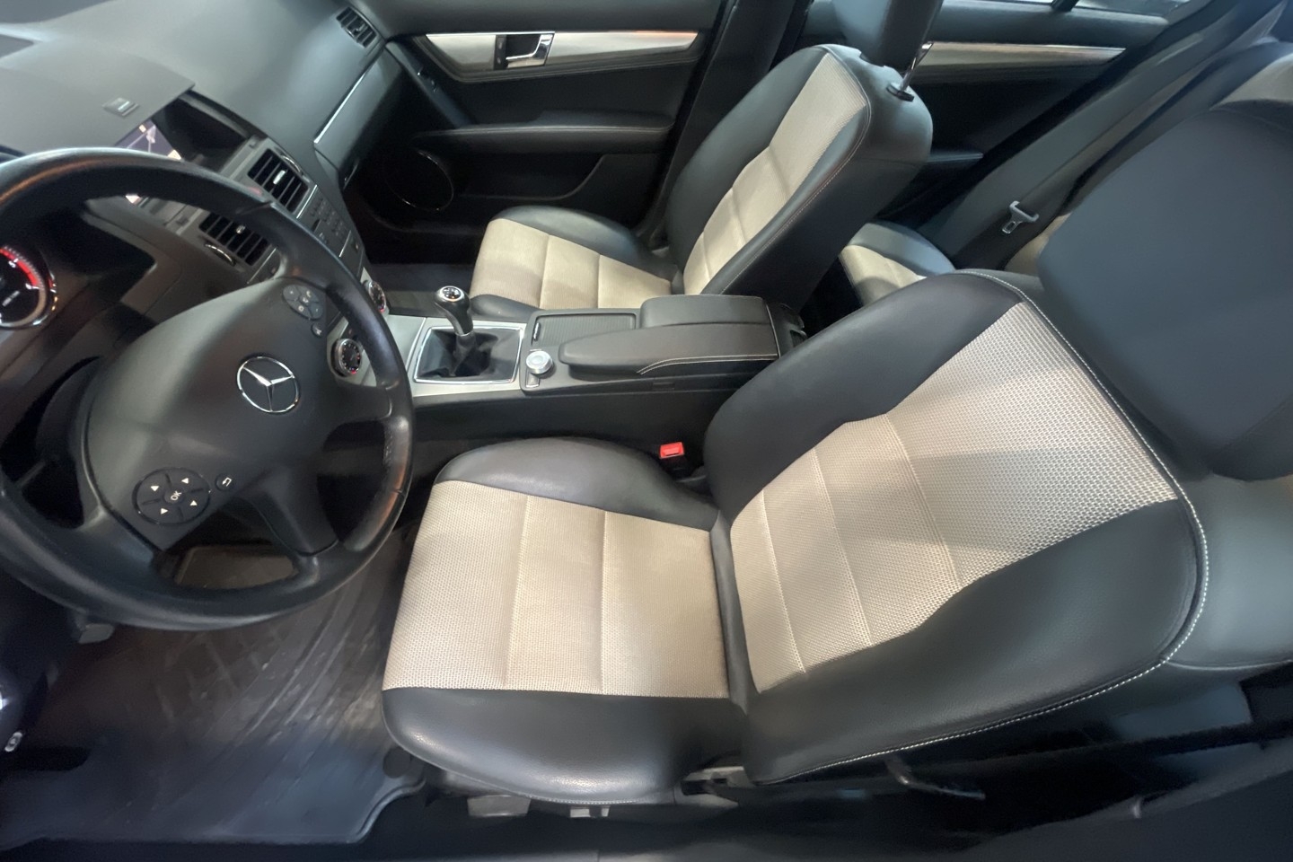 Mercedes-Benz C 2010, bild 7/29