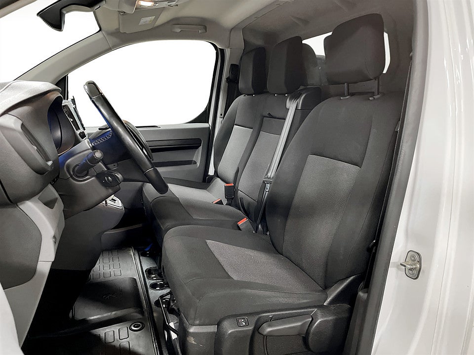 Bild på Peugeot e-Expert PRO+ 75kWh 136hk Aut L3 B-KAMERA NAVI