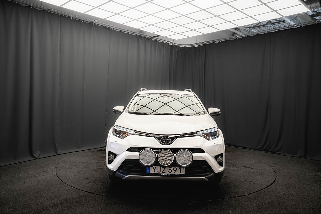 Toyota RAV4 Dual VVT-i AWD Active DRAG KAMERA M&K-VÄRMARE 152hk