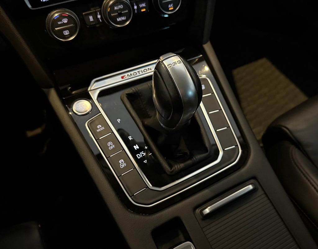 Volkswagen Passat Sportscombi 2.0 TDI DPF SCR BMT 4Motion GT COCKPIT VÄRM