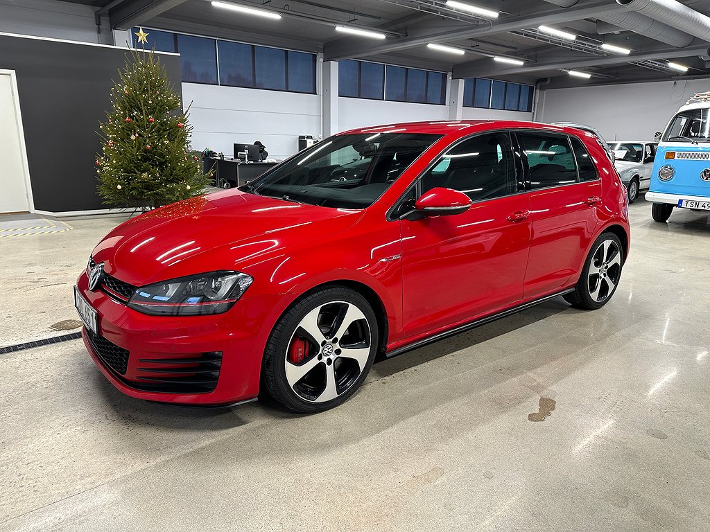 Volkswagen Golf GTI Performance 2.0 TSI 230hk