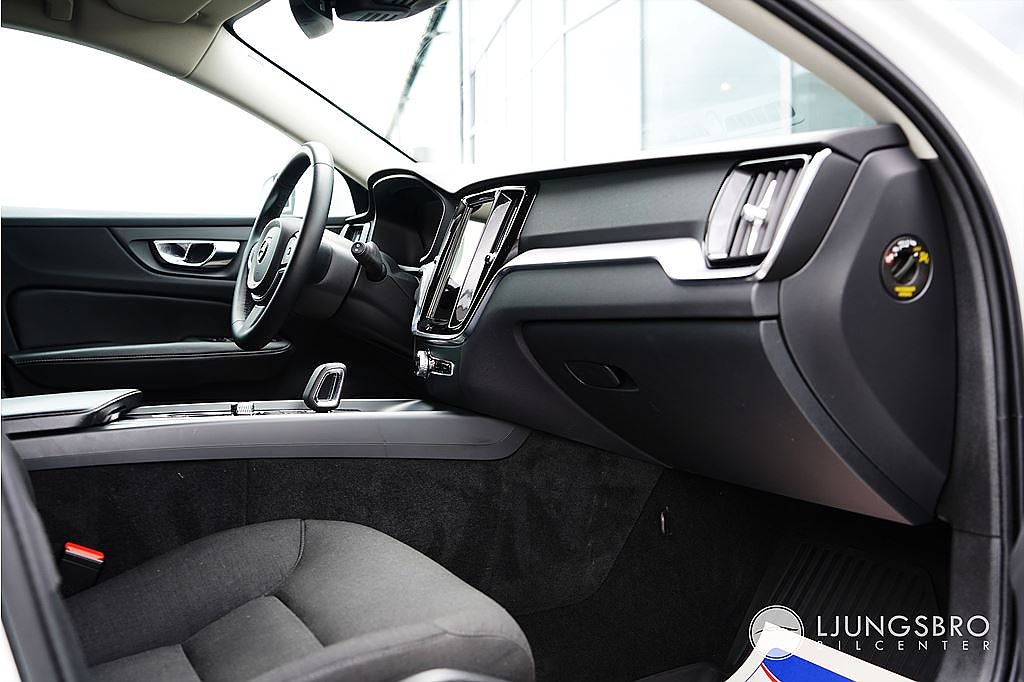 Volvo V60 B4 Momentum 197 hk