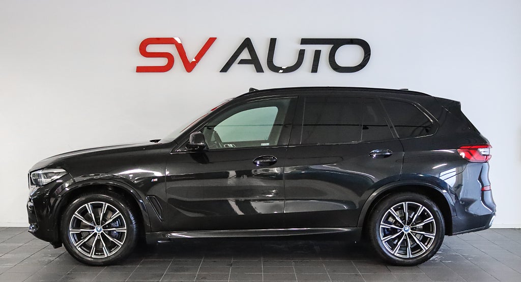 BMW X5 xDrive40i M Sport Pano HuD Värmare H/K Dragkrok MOMS