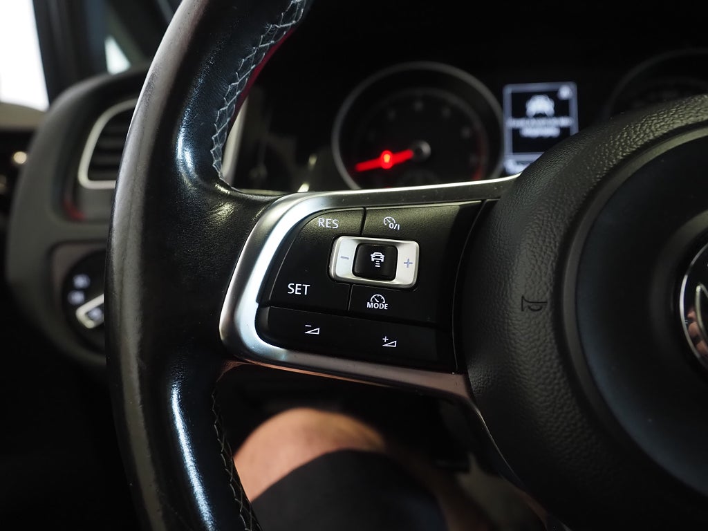Volkswagen Golf Sportscombi 1.4 TSI 150 GT R-Line Drag M-Värm Dynaudio 2017