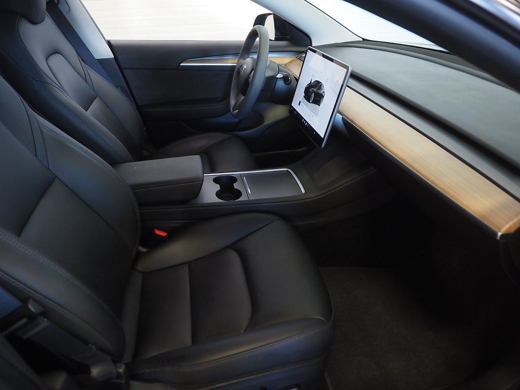 Tesla Model 3 Standard Range 283hk Dragkrok Pano Kamera Navi Moms 2023