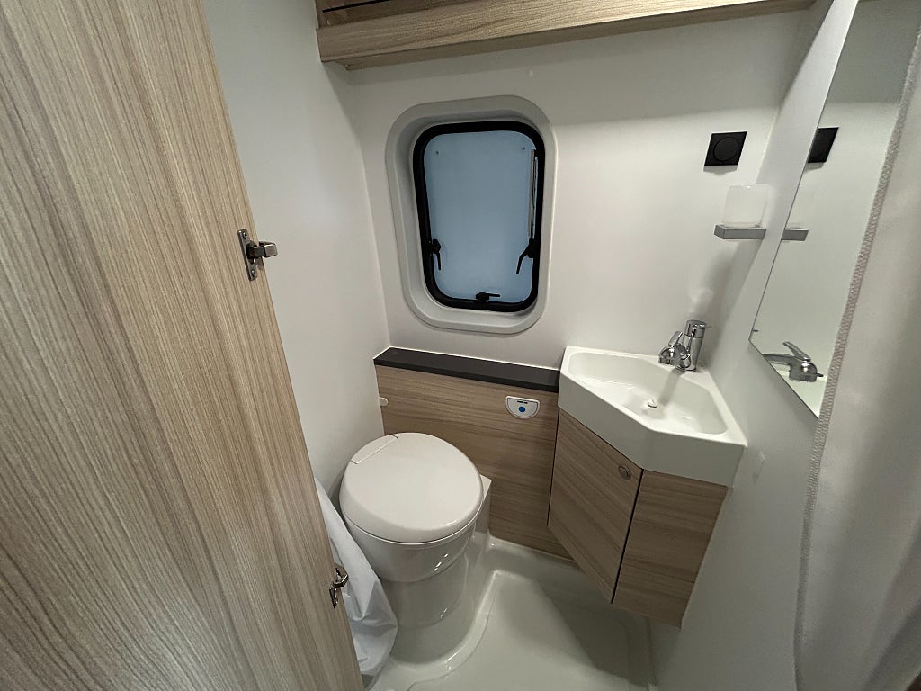 Sun Living V 65 SL / AC / Drag / Inverter / Solcell / LED ljusramp /  - Sun Living