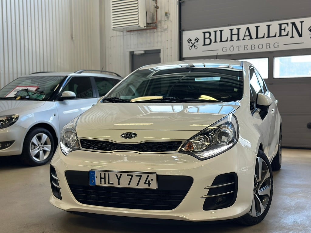 Kia Rio 1.2CVVT(84hk)Navi B-Kamera P-Sensor Bluetooth 6800mil
