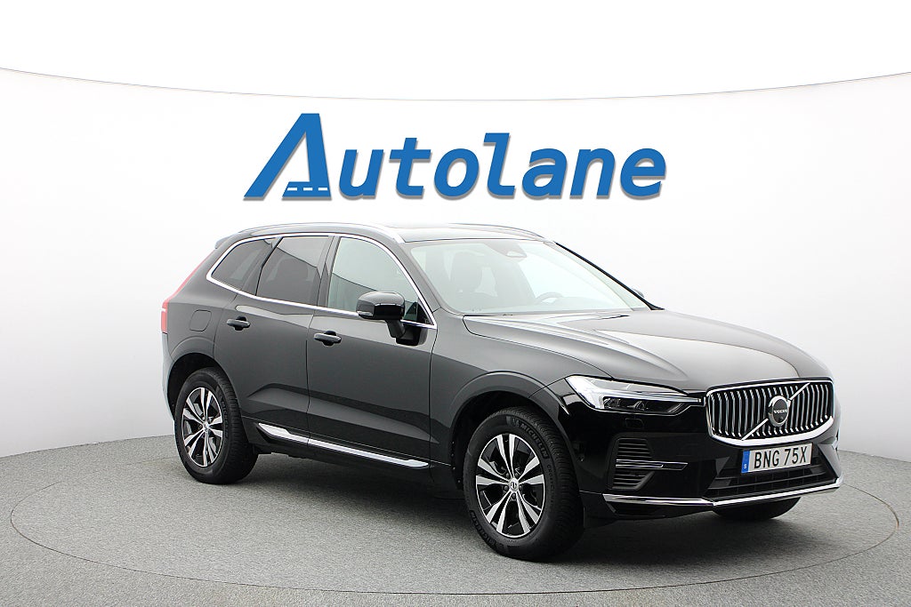 Volvo XC60 Recharge T6 AWD Core Edition Pano,Drag,360°,Värmare,GPS