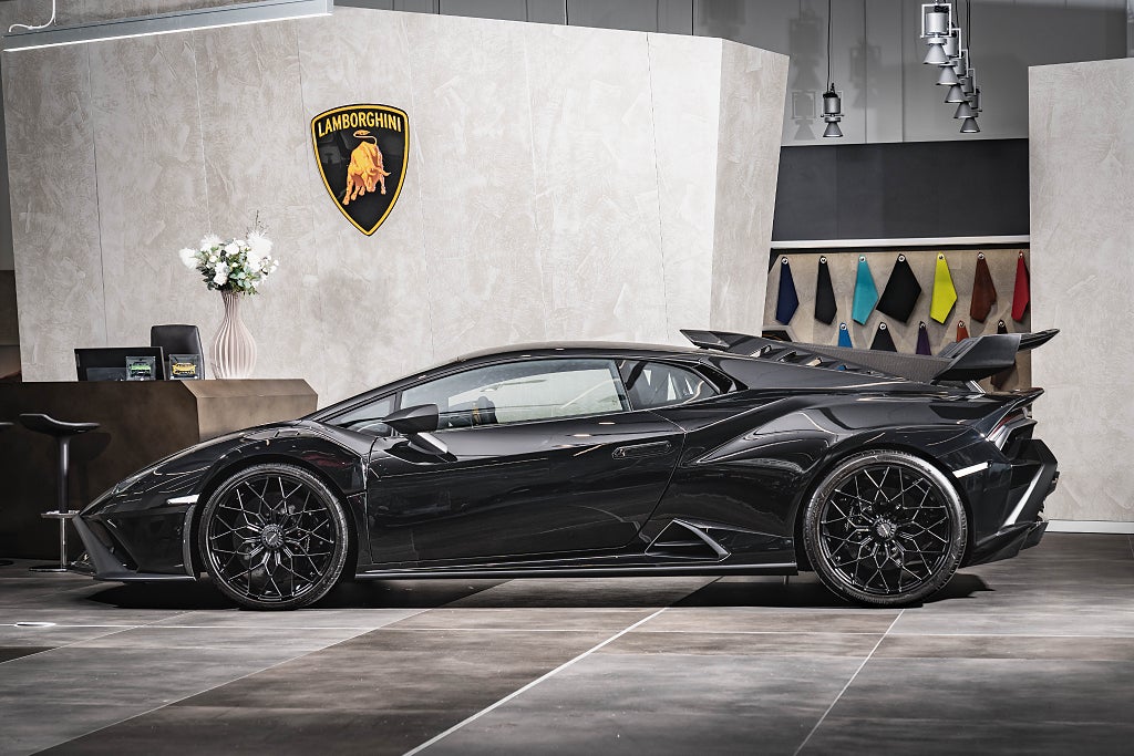 Gallery image 3 of 17