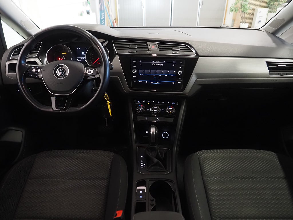 Volkswagen Touran 1.5 TSI 150hk DSG R-Line | 7-sits | Pluspaket |