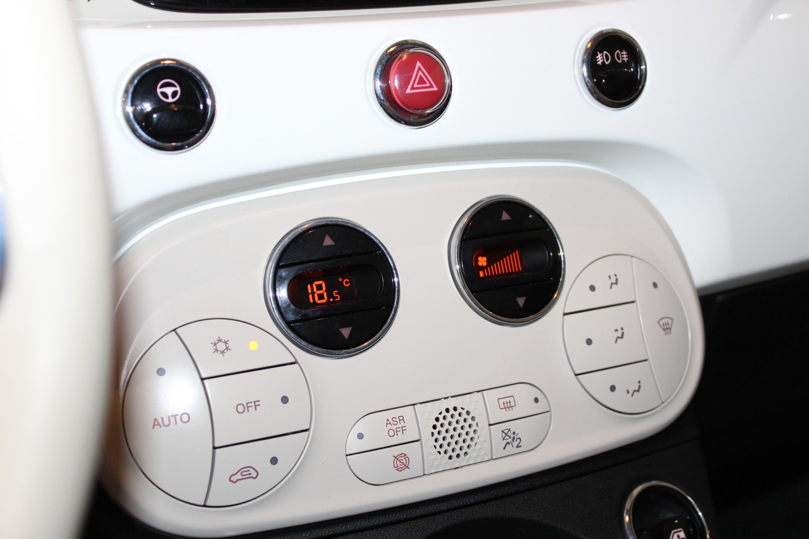 Fiat 500 1.2 69hk Lounge, Panorama, S&V-hjul, Lågmil 2019 - miniatyr 25