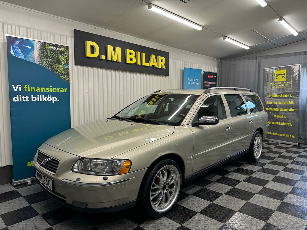 Volvo V70 2.4 Kinetic Euro 4,NYBESIKTIGAD 