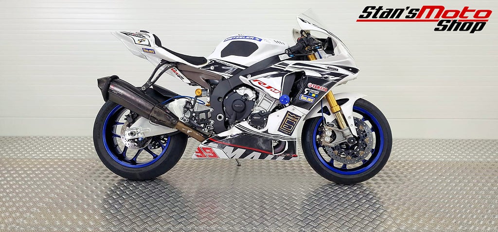Yamaha YZF-R1M Banhoj  Akrapovic Låga mil