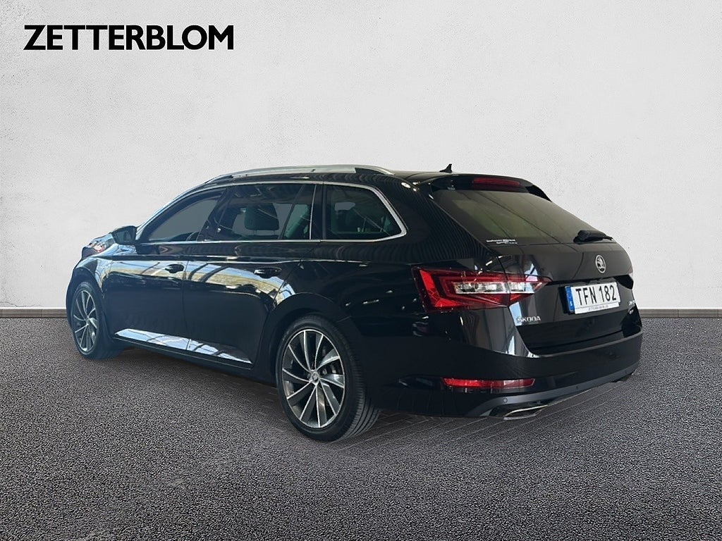 Kombi Skoda Superb 3 av 19