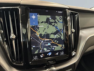 Volvo XC60 B4 AWD Momentum Advanced S&V/Kamera/Pano/Skinn/Pvärm – bild 15