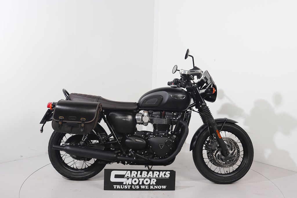 Triumph Bonneville T120 Black 