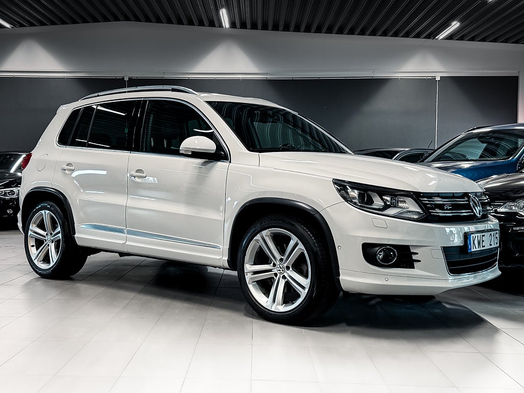 Volkswagen Tiguan 2.0 TDI 4Motion RLine Pano Nybes Nyserv Kamera Skinn
