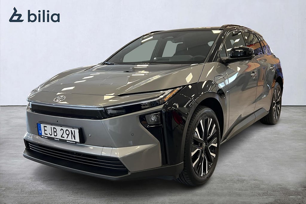 Toyota bZ4X AWD Executive Panorama Bi-Tone