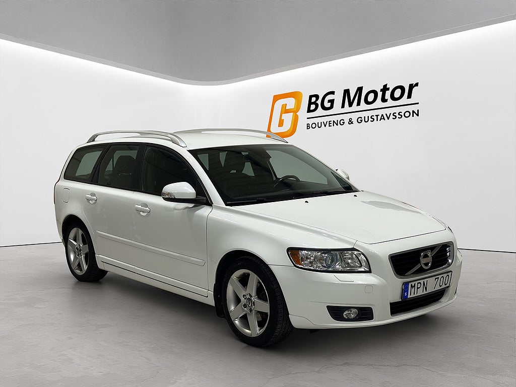 Volvo V50 D2 115HK Classic Momentum Drag/Värmare/Skinn/PDC