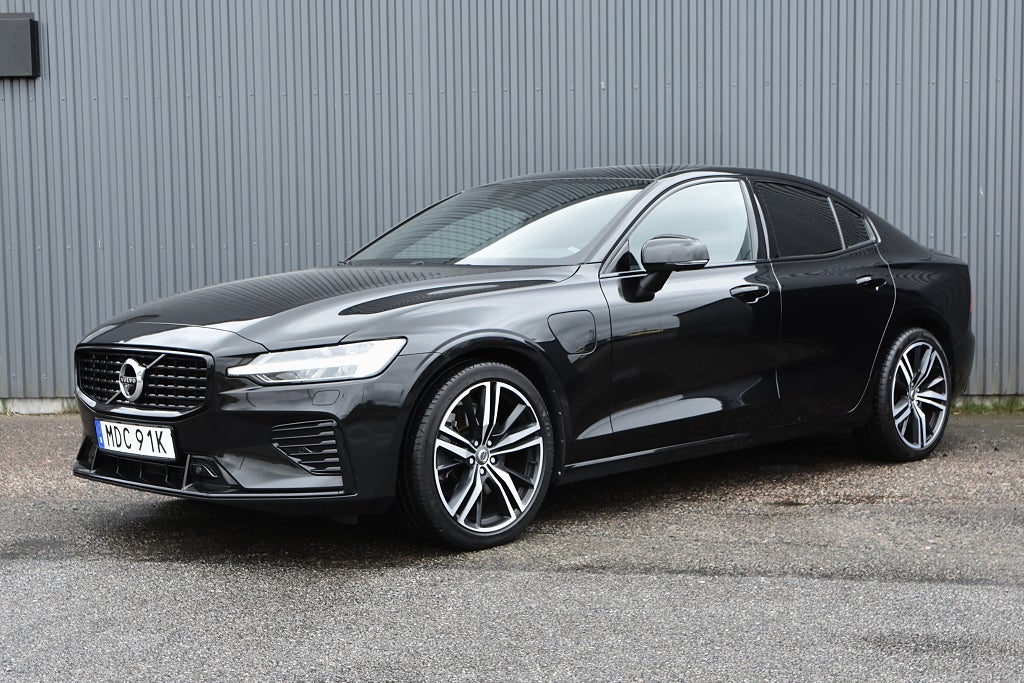 Volvo S60 Recharge T8 AWD R-Design / Pano 360 Drag Värmare H/K
