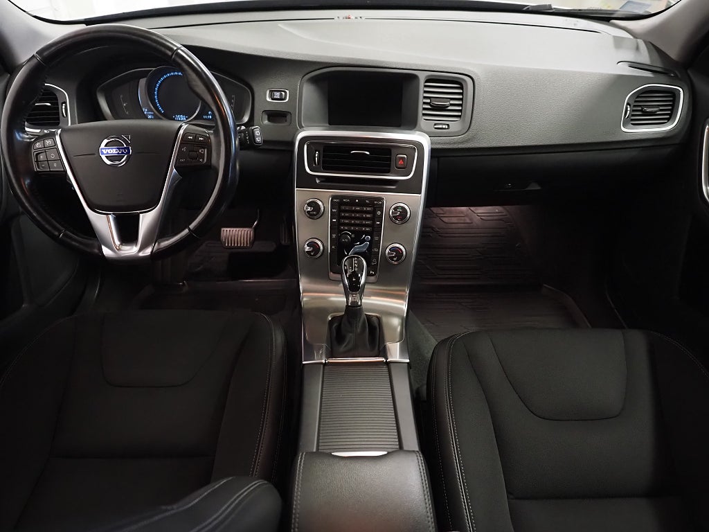 Volvo V60 Cross Country D4 AWD 190hk Momentum | D-värm | Kamrem bytt | 2016