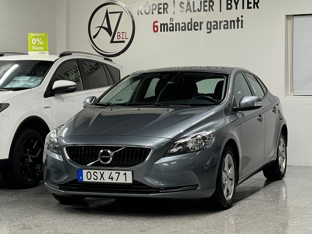 Volvo V40 T2 Kinetic  Euro 6 LÅGMIL S & V hjul motor värme