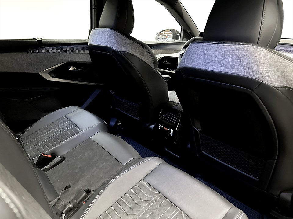 Bild på Peugeot 5008 GT Ultimate Hybrid - OMGÅENDE LEVERANS!