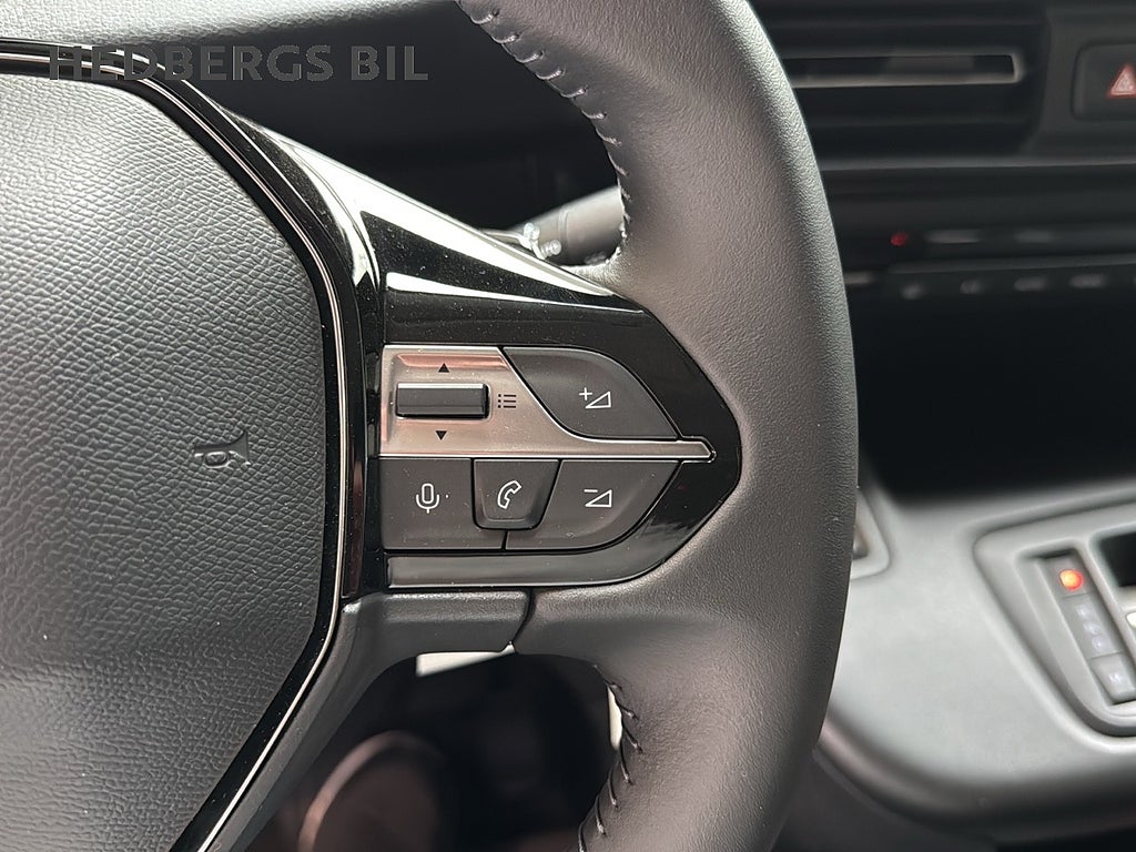 Peugeot Partner Crew Cab 130  5-SITS   thumbnail