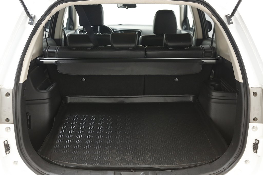 Mitsubishi Outlander Plug-in hybrid 4WD Aut Extraljus Drag 2014