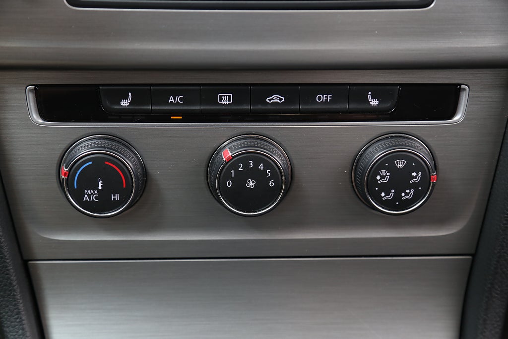 Volkswagen Golf 1,2 TSI 110hk 5-dörrar CarPlay P-sensor 2016