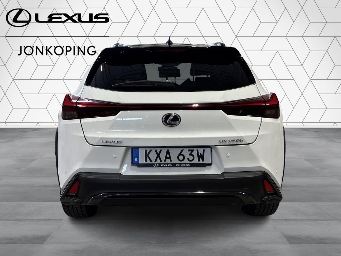 Lexus UX 250H F SPORT DESIGN NY SERVAD 2024, bild 6/50