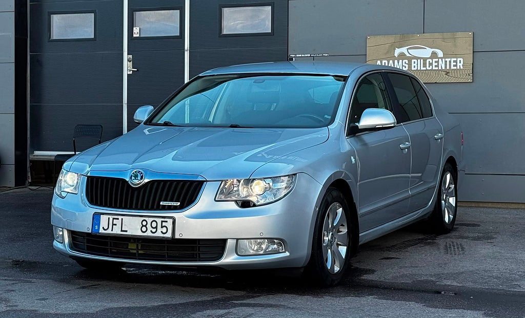 Skoda Superb 1.6 TDI Elegance  ny kamrem sats
