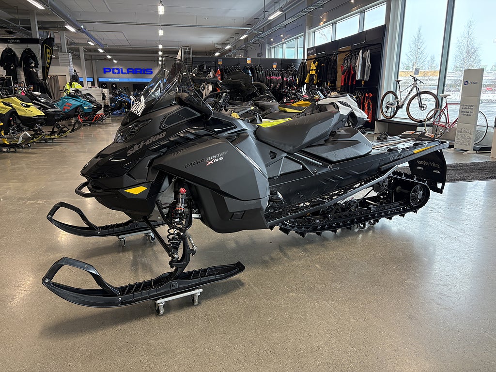 Ski-Doo Backcountry X-RS 850 E-TEC 10.25" Display MOMS