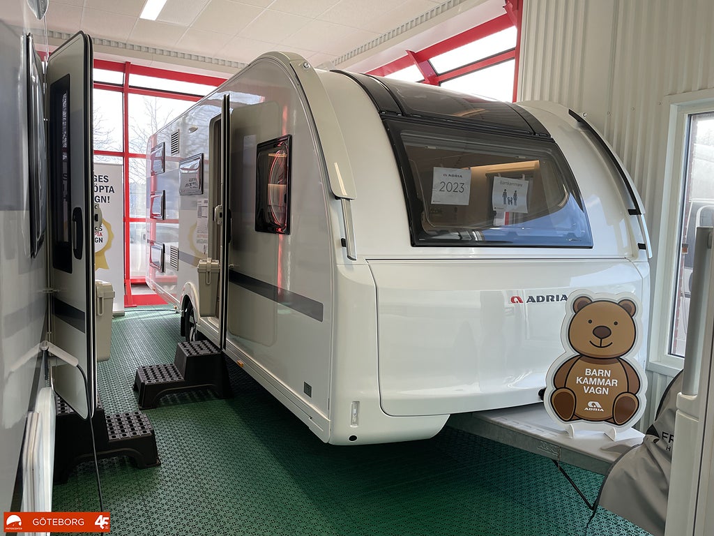 Adria Adora 593 UK *KAMPANJ* AC + Camping nätter