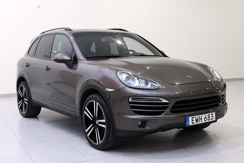 Porsche Cayenne Diesel / Utökat läder / Taklucka / 18-vägstolar