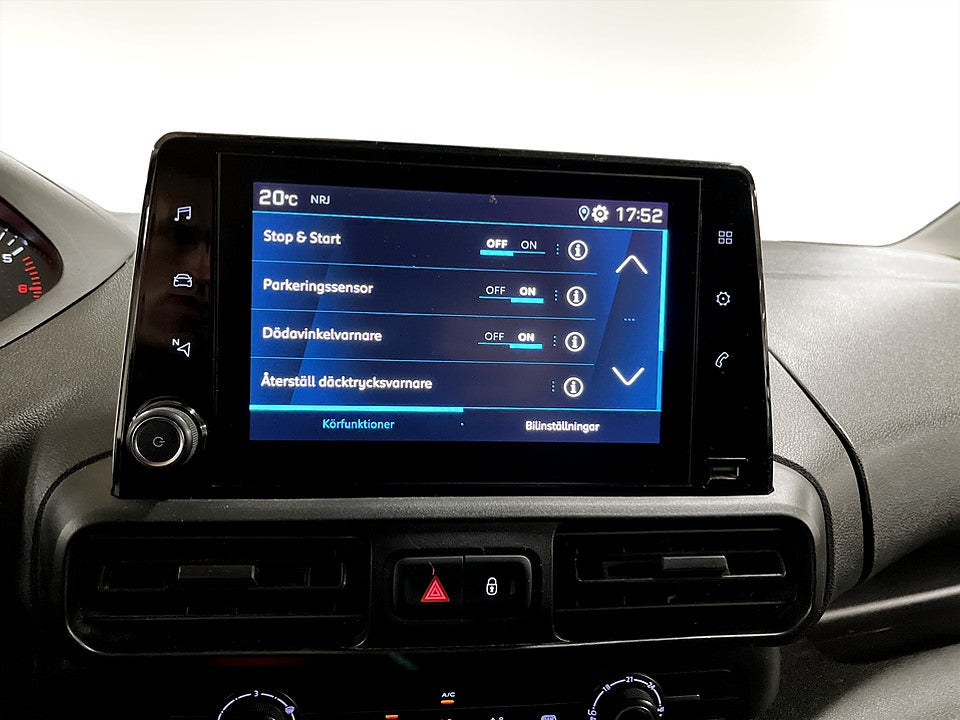 Bild på Peugeot Partner PRO 1.2 PT 130hk Aut L1 P-SENSORER