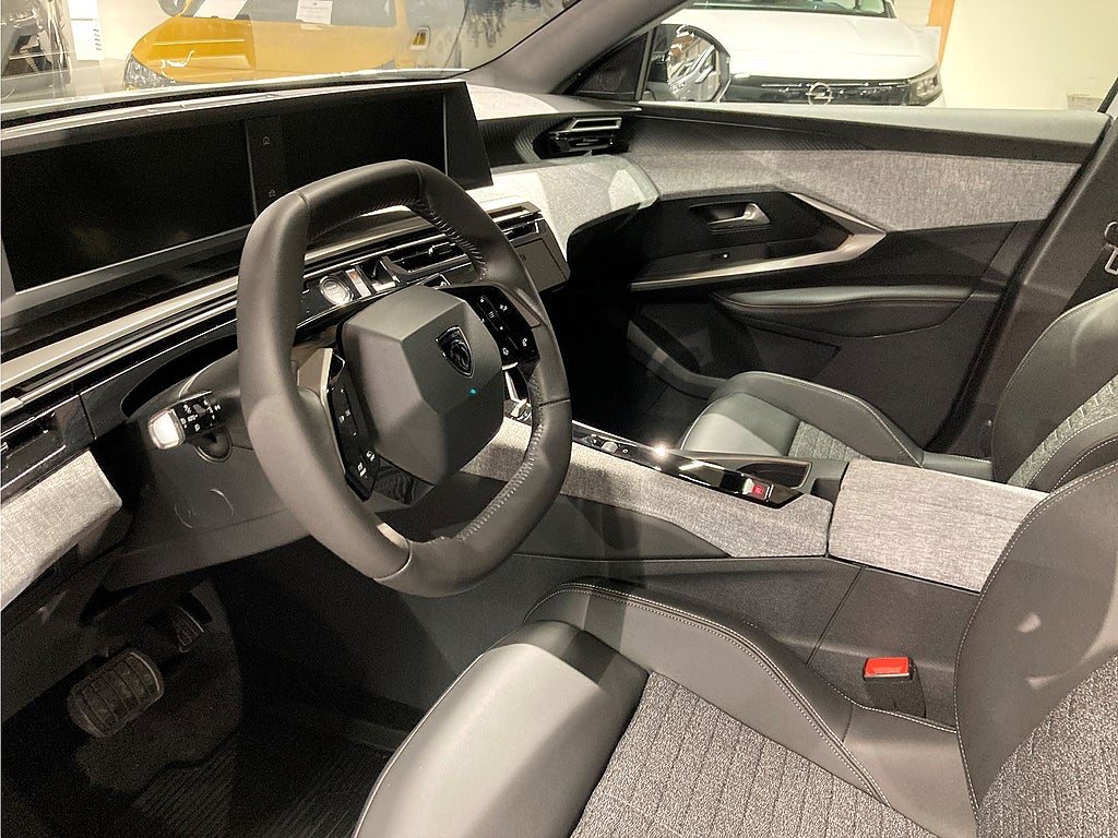 Bild på Peugeot 3008 Allure Hybrid 136hk - KAMPANJ! PRIVATLEASA FRÅN 24 MÅN