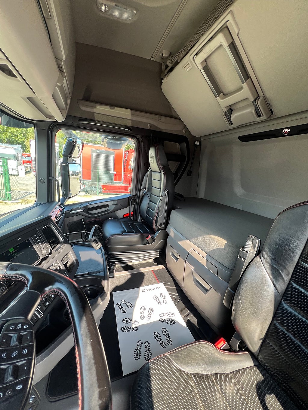 Scania R650 V8 6x4 Tandem Lastväxlare, Kranflak & Liftdumper, Euro 6