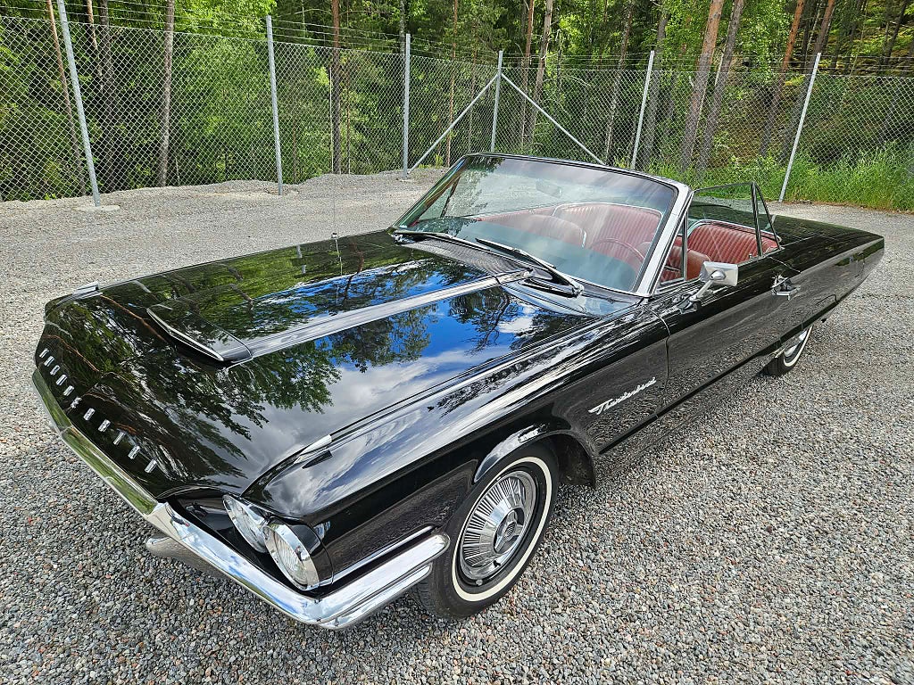 Ford Thunderbird Cab V8 390 Aut 
