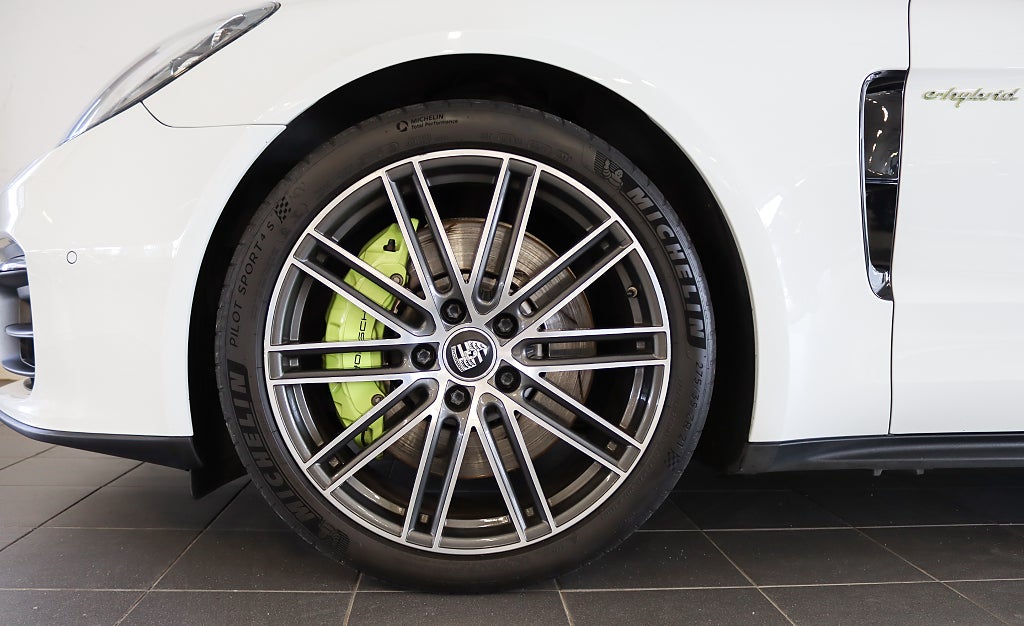 Porsche Panamera 4 E-Hybrid Sport Turismo Facelift PASM Pano Bose