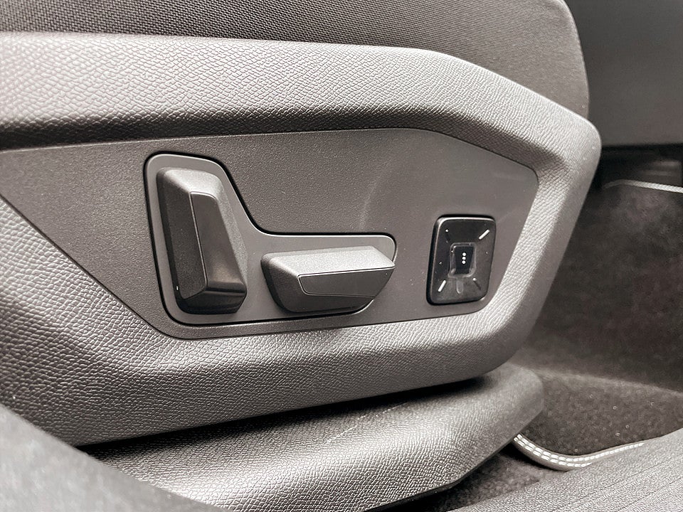 Bild på Peugeot E-5008 Winter Edition Ultimate - DEMO