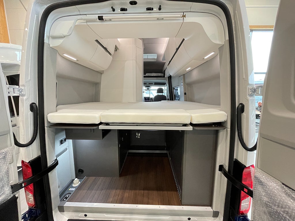 Volkswagen Grand California 600 / Under 6m / Taksäng / Automat / B-kort / E - Volkswagen