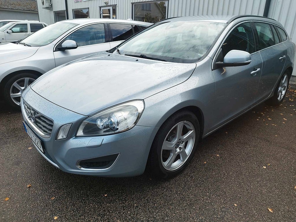 Volvo V60 T3 Momentum Euro 5