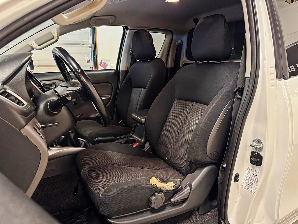 Mitsubishi L200 Club Cab 2,4 4WD 181Hk