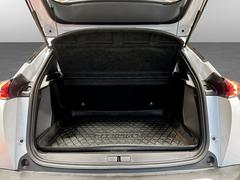Bild på Peugeot e-2008 Active Pack 50 kWh 136hk Aut P-SENSORER BAK