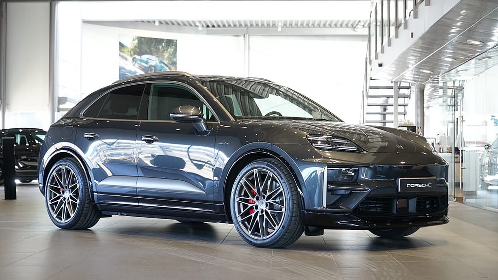 Porsche Macan Turbo Electric