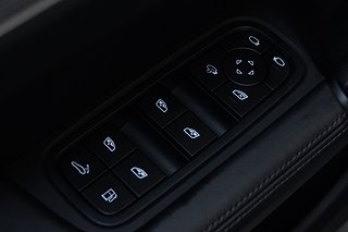 SUV Porsche Cayenne 10 av 32