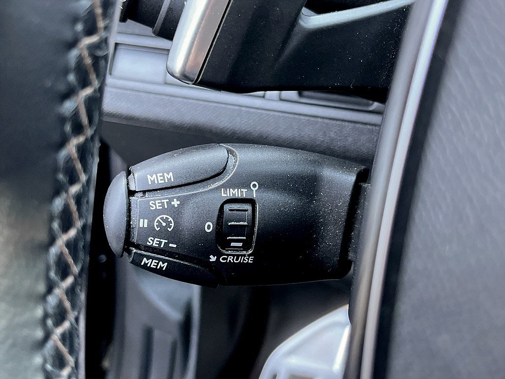 Bild på Peugeot 3008 GT-Line 1.2 PT 130hk Aut - B-KAMERA, CARPLAY