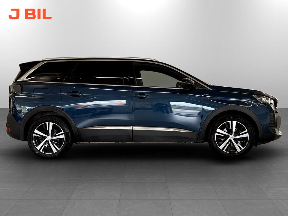 Bild på Peugeot 5008 GT 1.2 PT 130hk Aut 7-SITS B-KAMERA CARPLAY